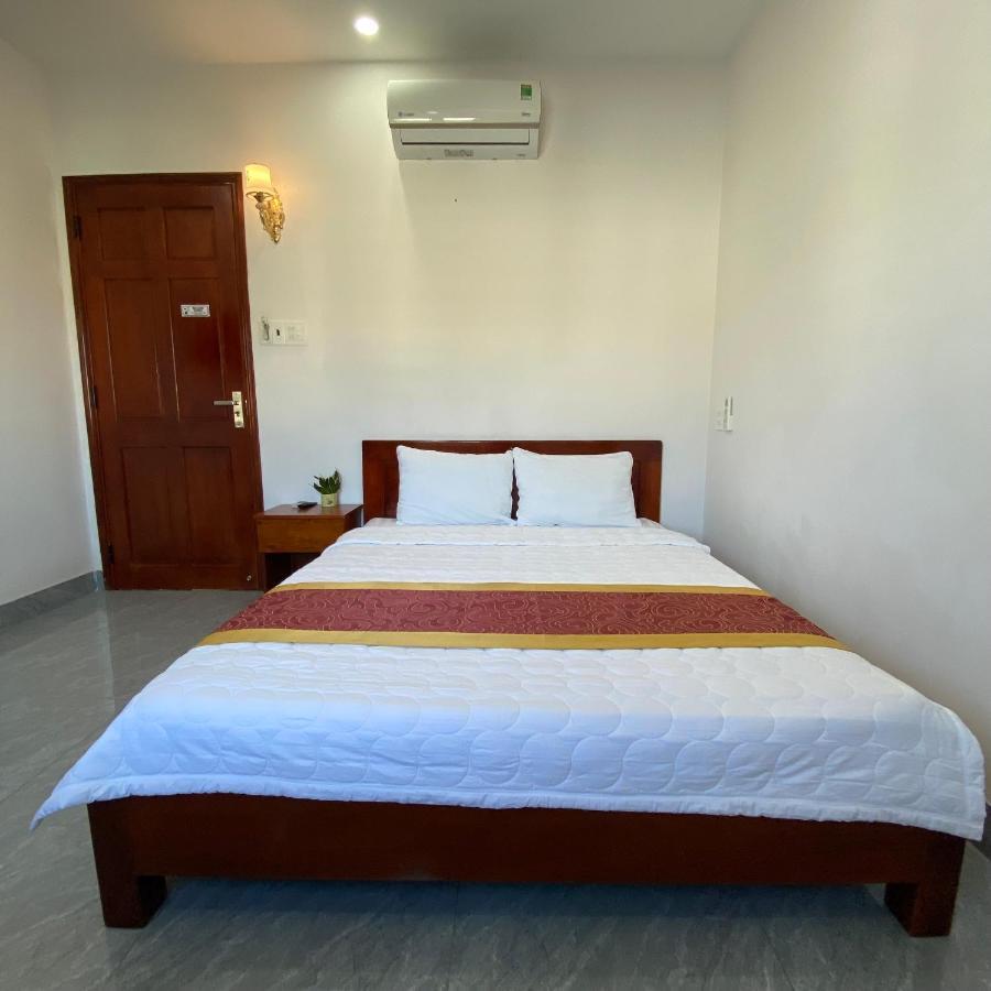 Phu Xuan Hotel 퀴논 외부 사진