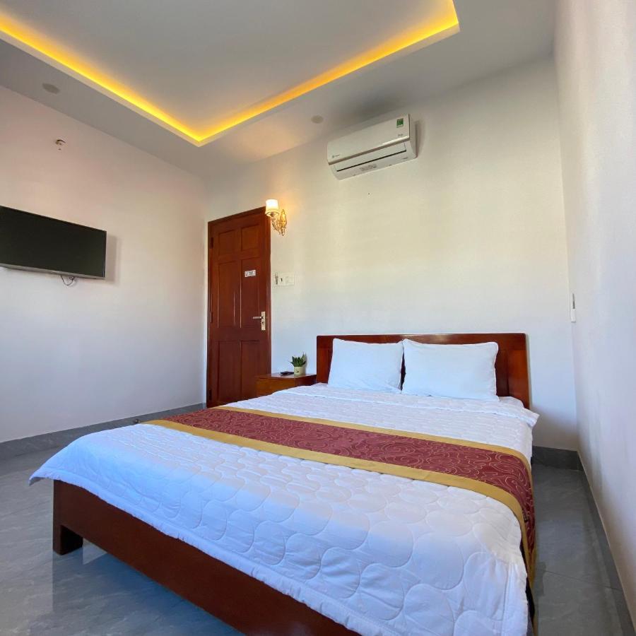 Phu Xuan Hotel 퀴논 외부 사진