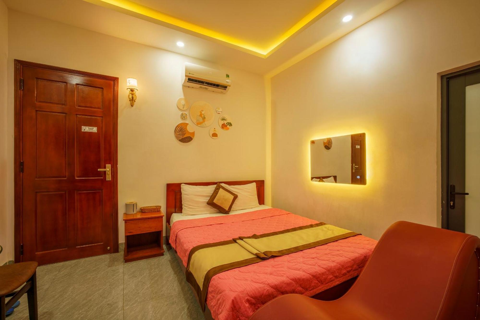 Phu Xuan Hotel 퀴논 외부 사진