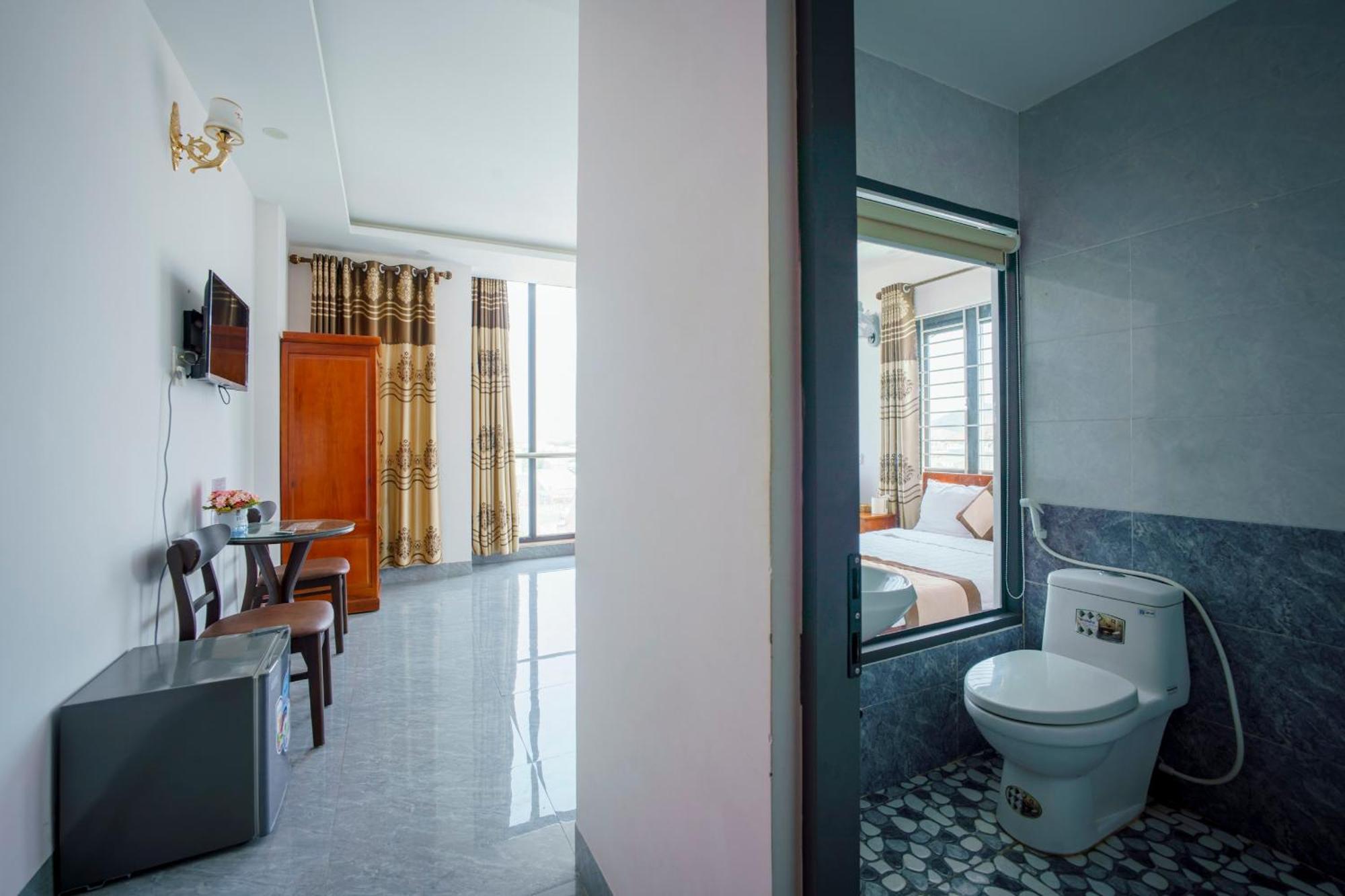 Phu Xuan Hotel 퀴논 외부 사진