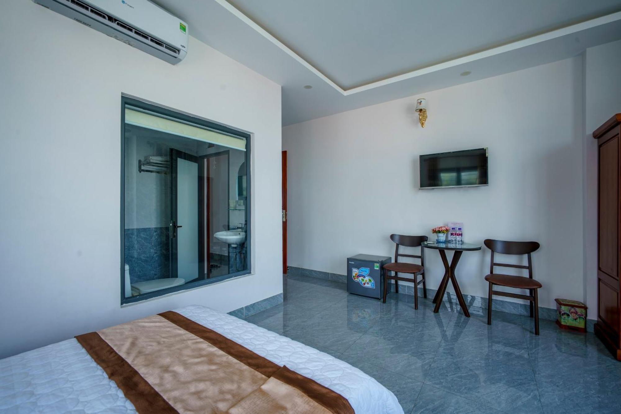 Phu Xuan Hotel 퀴논 외부 사진