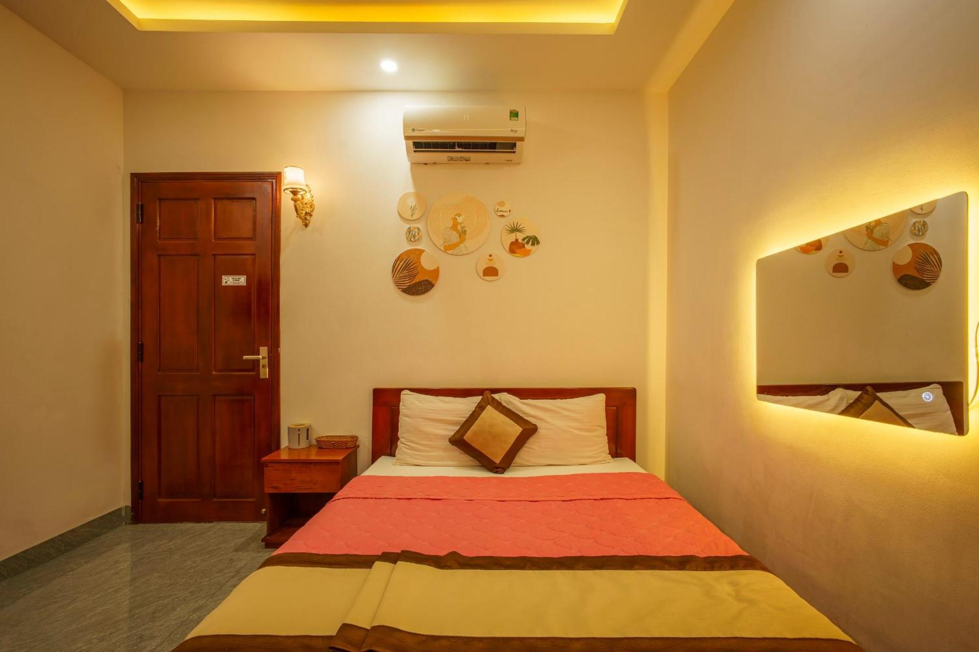 Phu Xuan Hotel 퀴논 외부 사진