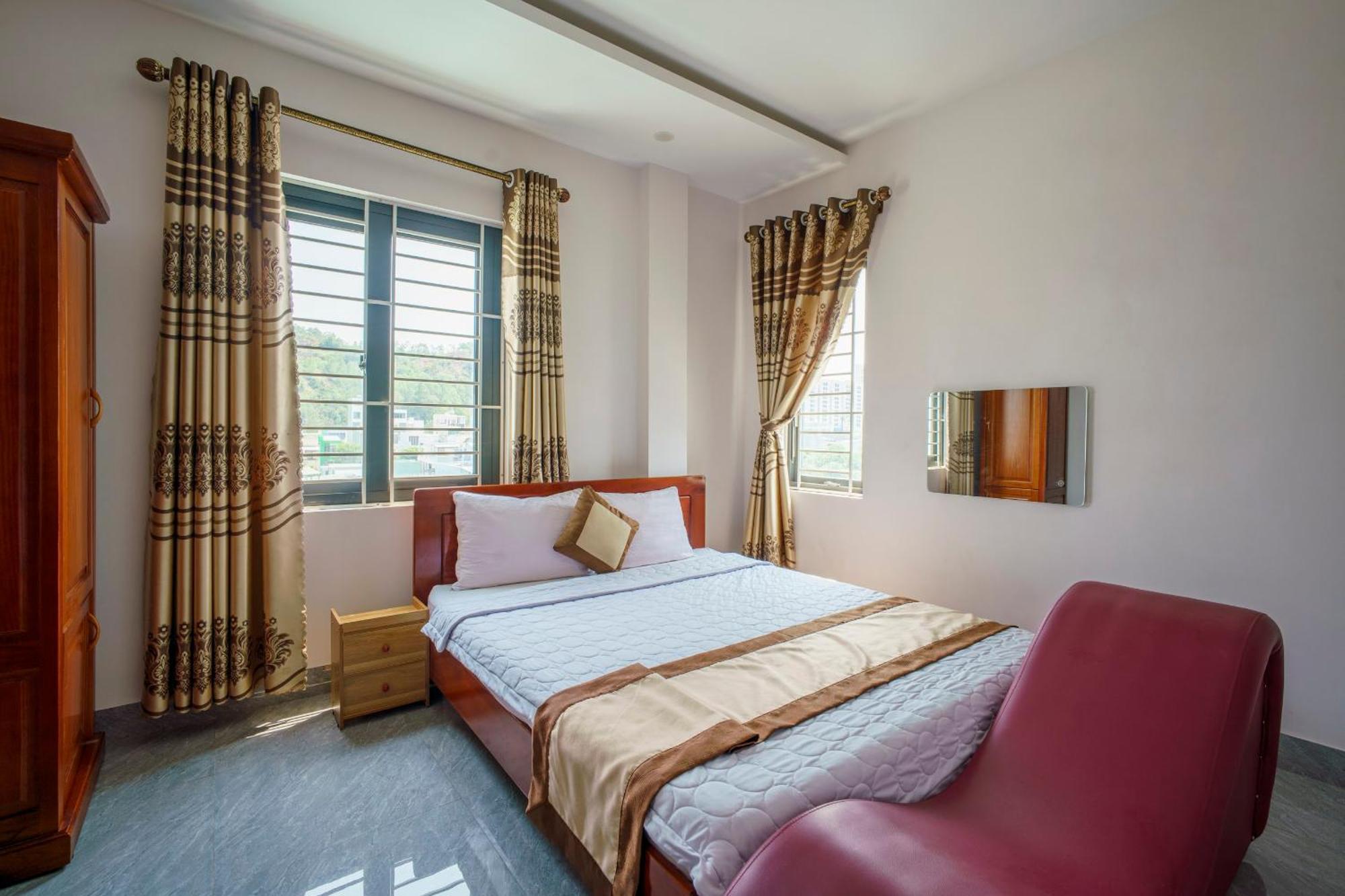 Phu Xuan Hotel 퀴논 외부 사진