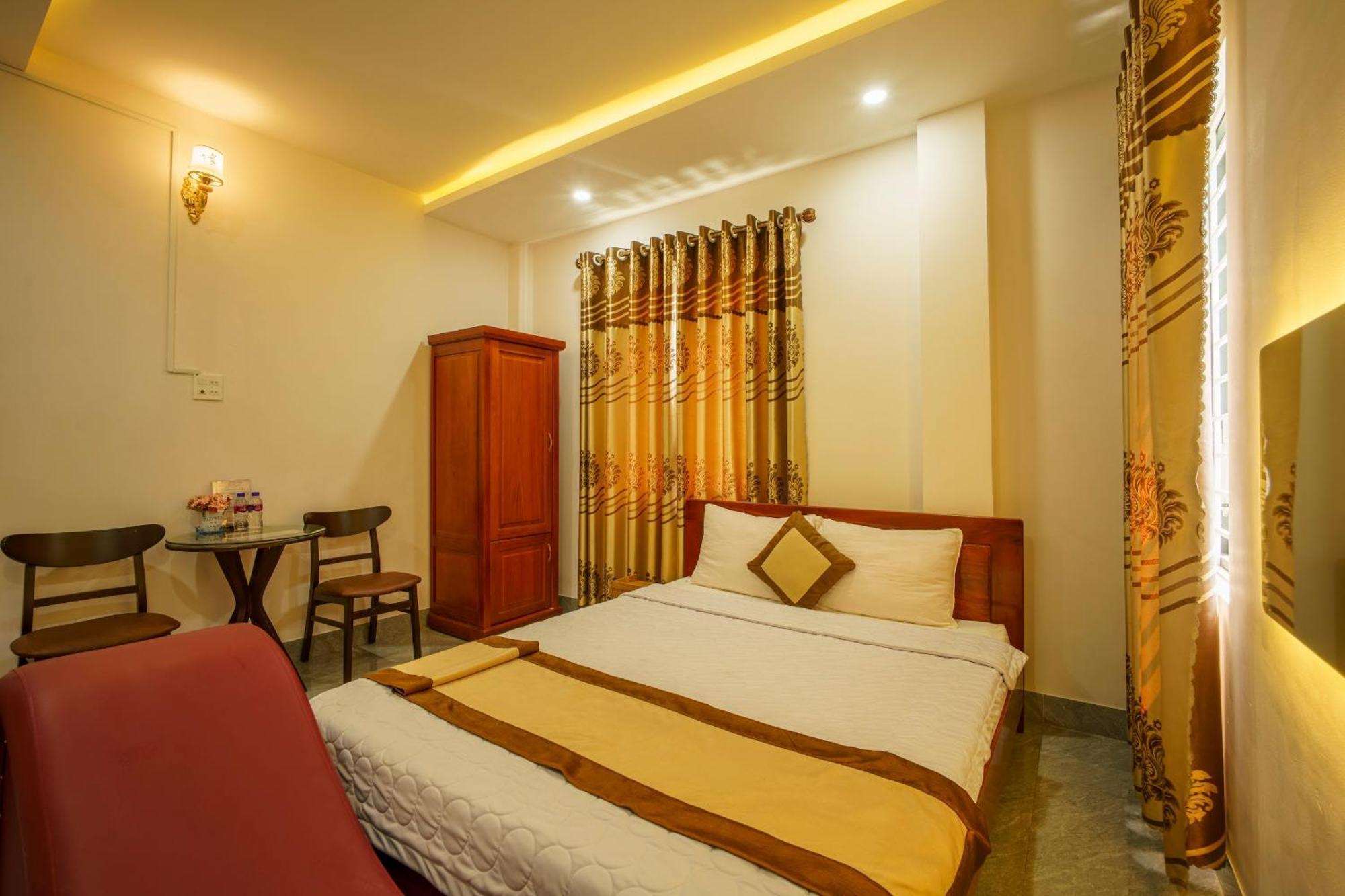 Phu Xuan Hotel 퀴논 외부 사진