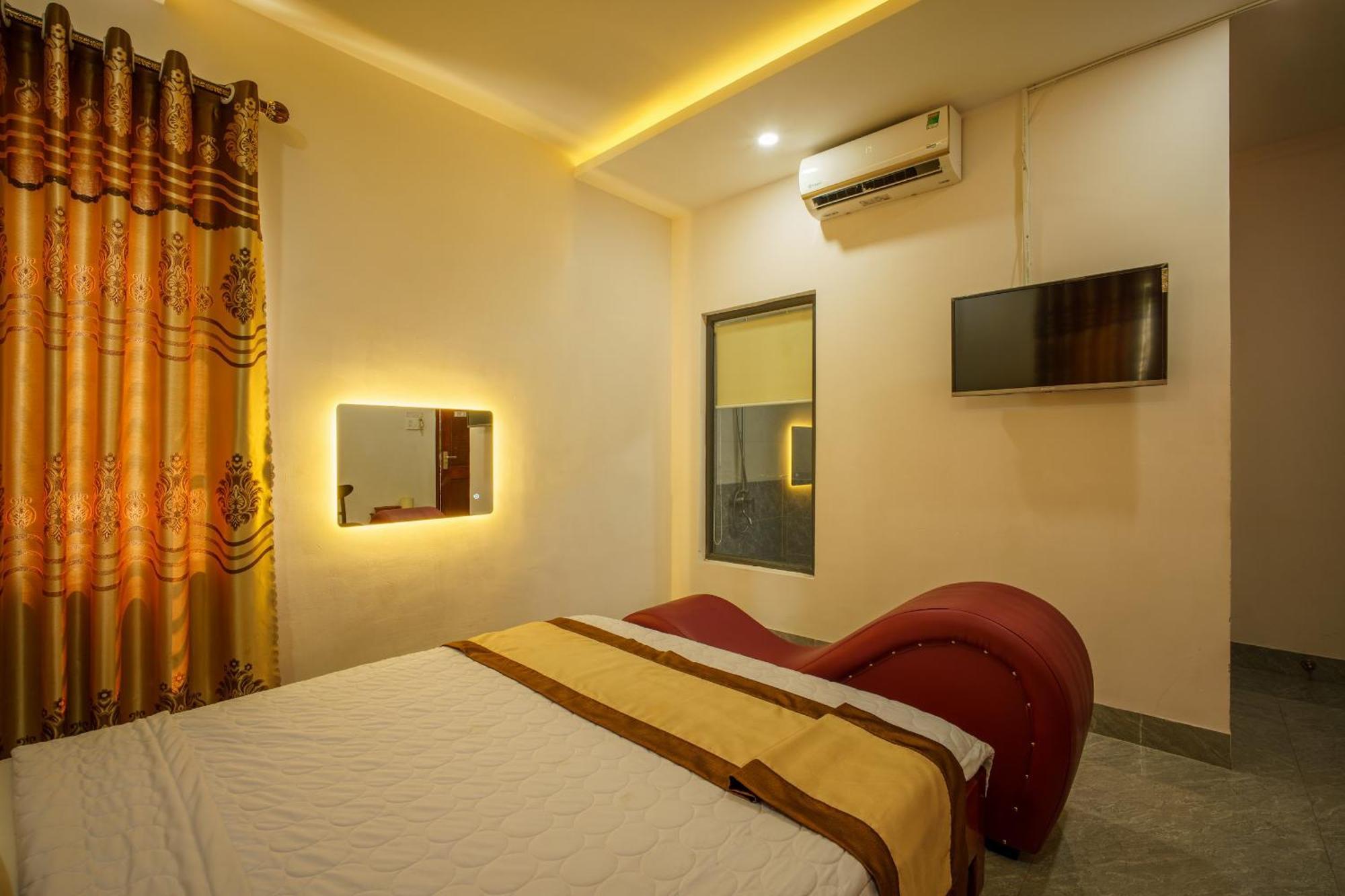 Phu Xuan Hotel 퀴논 외부 사진